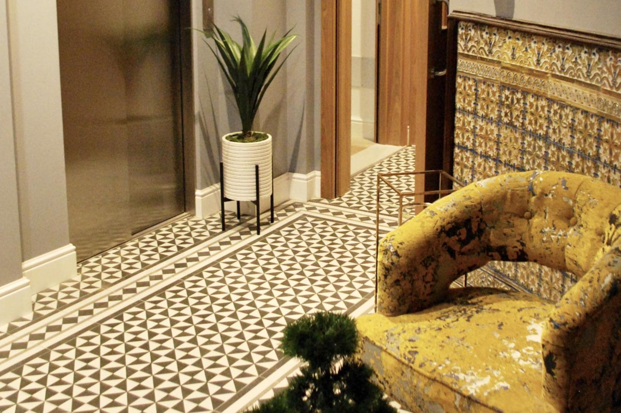 Central Penthouse Double Room Ensuite - Grand Central House 直布罗陀 外观 照片